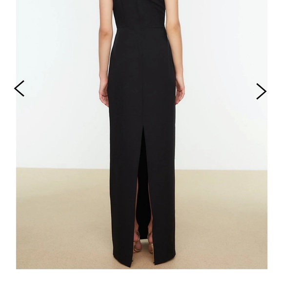 Trendyol long black dress, mesh in abdomen area. Advertised as SZ 6.NWT - Picture 6 of 9
